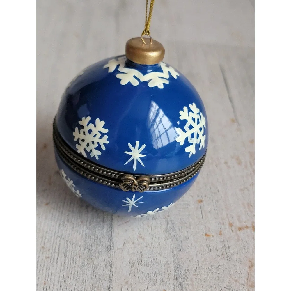 Blue snowball porcelain snowflake trinket container ornament Xmas